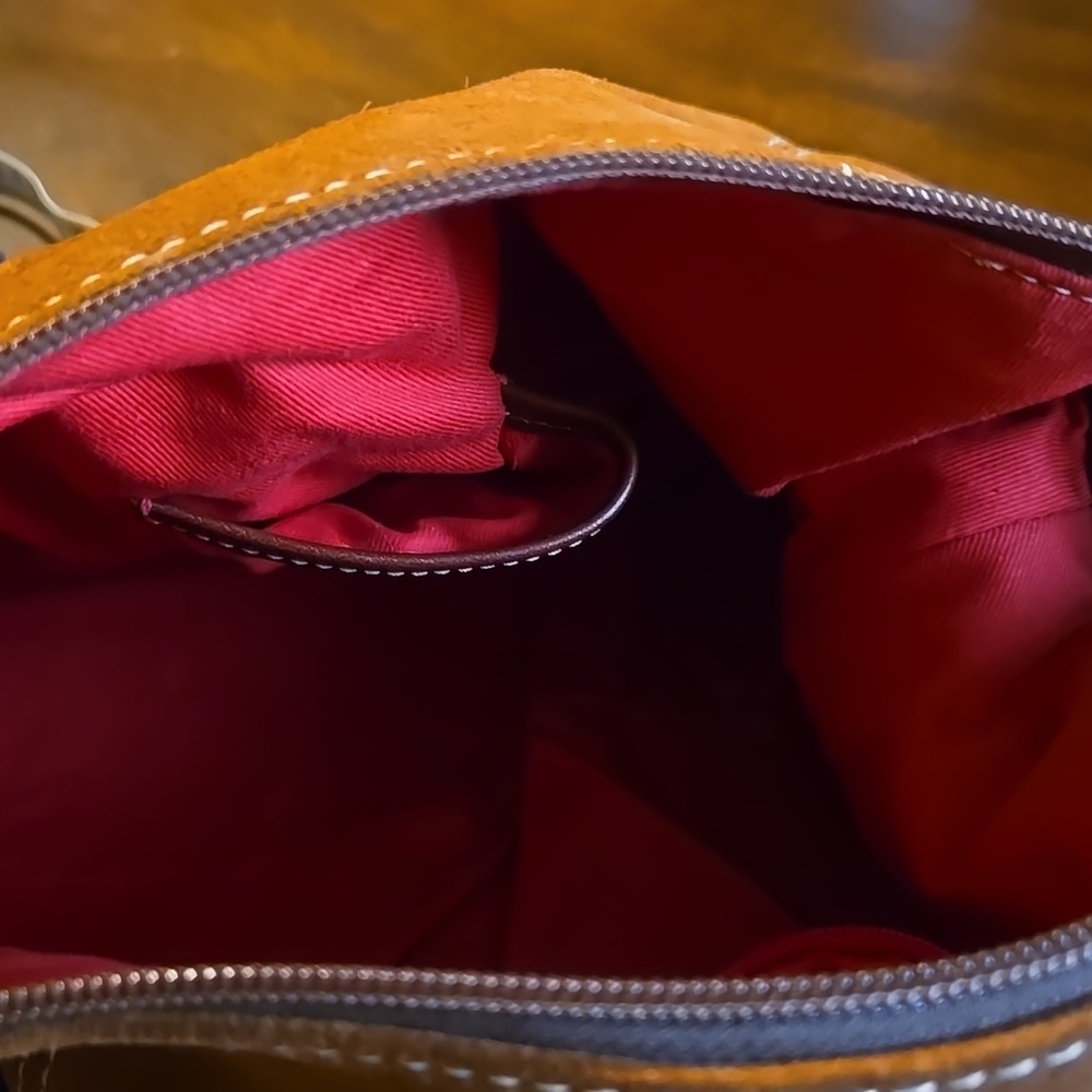 Dooney and bourke large hobo bag. - Picture 7 of 8